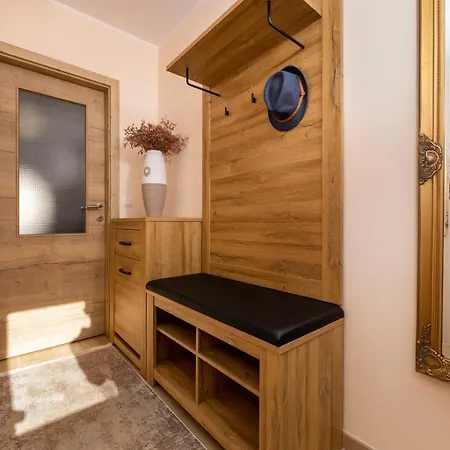 Rok Apartment