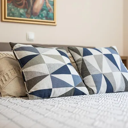 Rok Apartment *