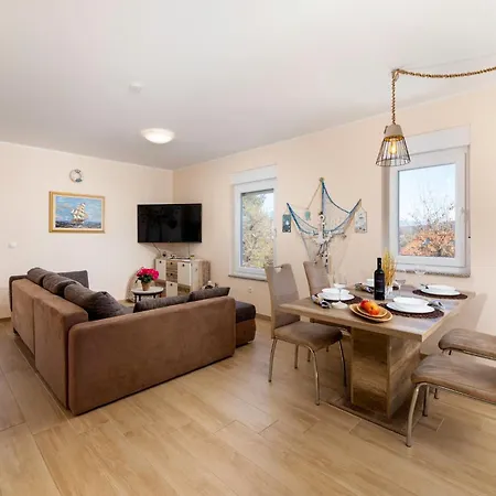 Rok Apartment