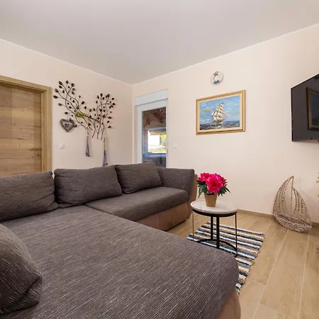 Rok Apartment Čižići